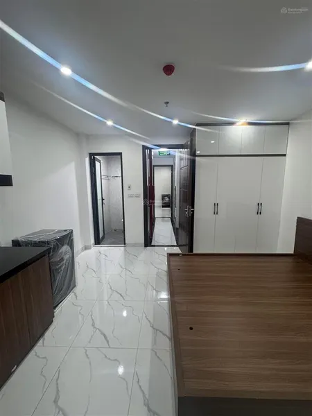 Em cần bán toà ccmn với dt 50m2 xây mới 6 tầng đầy đủ pccc tại đầu phố lĩnh nam hoàng mai