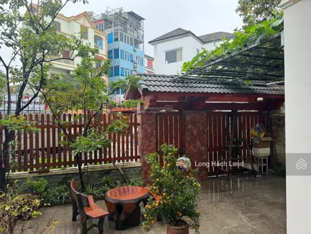Chính chủ bán biệt thự song lập thành phố giao lưu thang máy nhà đẹp ở ngay.