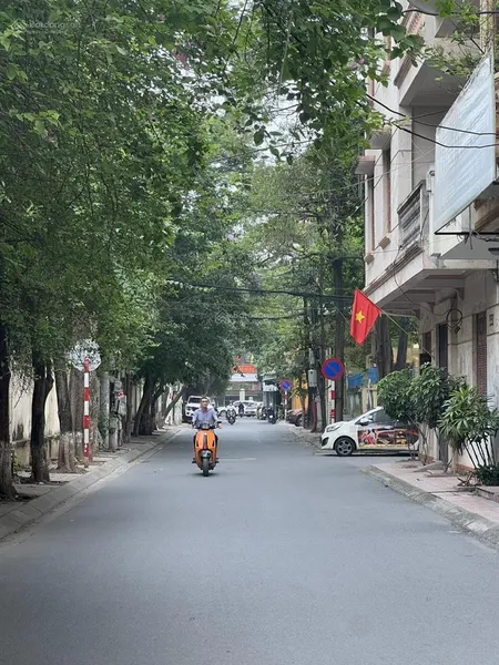 Hiếm có! nhà phân lô ngõ 13 khuất duy tiến, kd sầm uất, thiện chí bán