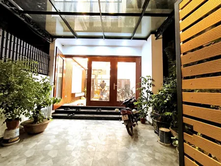BÁN NHÀ LONG BIÊN 5 TẦNG THANG MÁY Ô TÔ VÀO NHÀ HƯỚNG NAM SỔ NỞ HẬU ĐẸP
