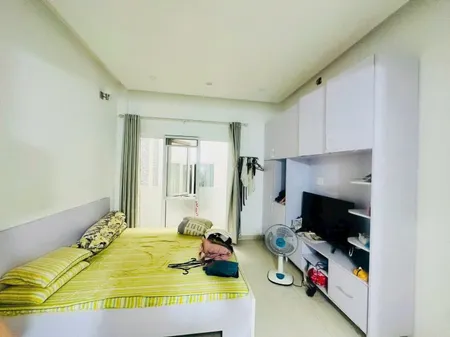 🏡 NHÀ 3 TẦNG + SÂN THƯỢNG – ĐƯỜNG 5.5M, LỀ 2.5M – GẦN ĐẦU HUỲNH NGỌC HUỆ