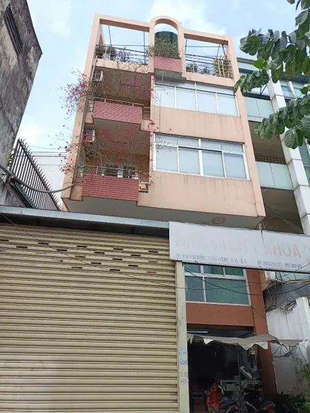 Nguyên căn 5 tầng mặt tiền đường, ngang hơn 6m, ngay đại học Y Dược