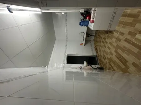 Đất ở tại đoi thị, có giấy phép xây dựng , nhà đang cho thuê, chuyển việc ko ở nên thanh lý.
