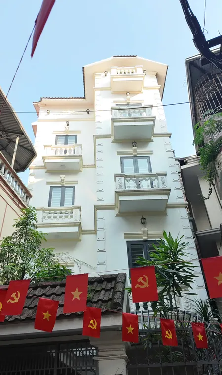 🏠 NHÀ ĐẸP KHU PHÂN LÔ CÁN BỘ ĐẠI HỌC KINH TẾ QUỐC DÂN – GARA Ô TÔ 7 CHỖ TRONG NHÀ – VỊ TRÍ TRUNG TÂM BÁCH – KINH – XÂY – GIÁ ĐẦU TƯ 🚗