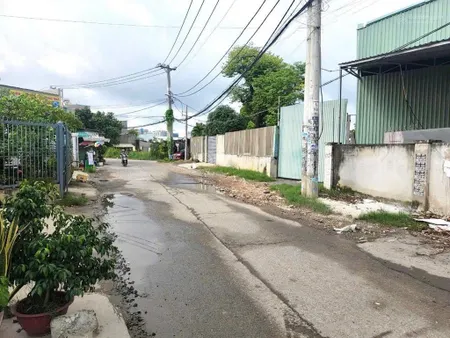 705m2 mặt tiền đường thạnh xuân 22, quận 12. hiện trạng có kho xưởng, điện 3 pha