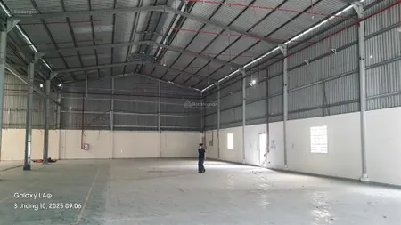 Chính chủ cần bán nhà kho 1.710m2 tại phường thạnh xuân . q12. giáp ql1a. ngã 4 ga.
