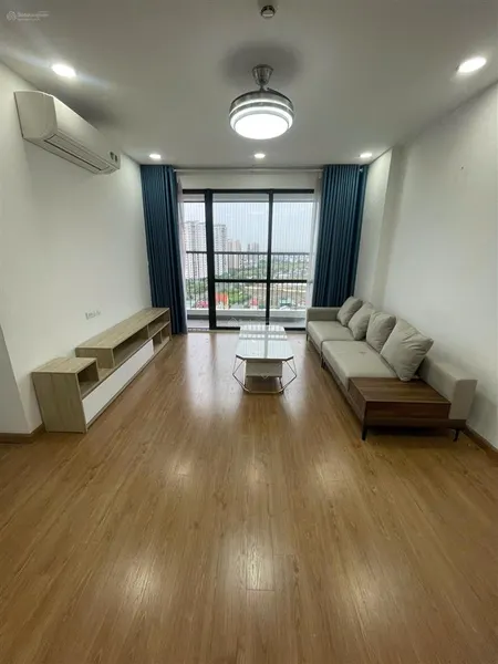 Chính chủ bán căn góc 105m2 tầng 20 ban công hướng đông nam 3pn 3vs giá 8 tỷ. cc 0866 562 ***