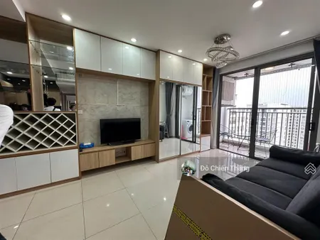 Cần tiền gấp bán căn hộ 75m2 2pn 2wc, tại sky center, tân bình giá 1,79 tỷ