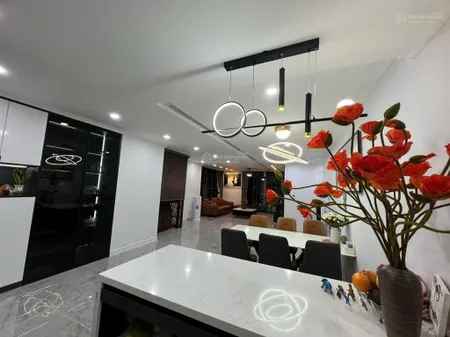 Bán căn 3pn2wc 134m new skyline nội thất full bc đông nam 11.8 tỷ có thương lượng