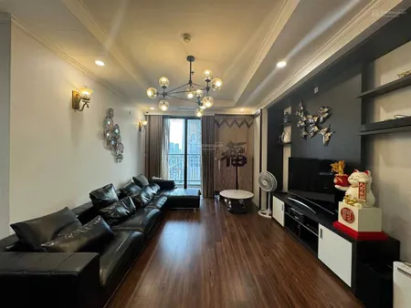 Gia đình cần bán cc 3pn, 2wc tại rose town, 6.8 tỷ, 93m2 , đầy đủ nội thất.