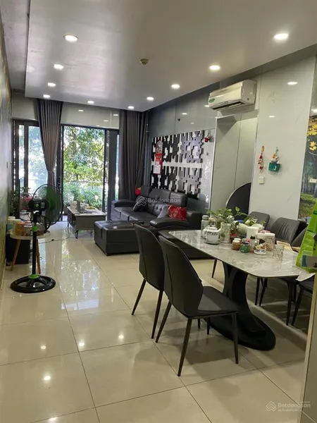 Bán cc 3pn, 2wc, 80m2 tại celadon city, 5 tỷ vnd đã có sổ hồng sân vườn siêu rộng