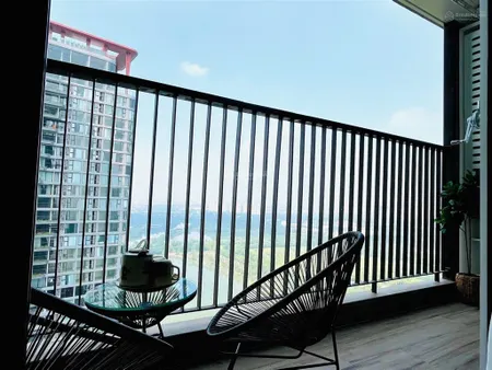 Cần bán căn 2 phòng ngủ toà l1 landmark view hồ 74m2, giá 7.x tỷ bao phí