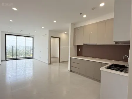 Bán gấp trong tuần căn 1pn + 1 63m2, tầng đẹp, giá 2.9 tỷ, 2pn giá 3.4 tỷ. công chứng sang tên ngay
