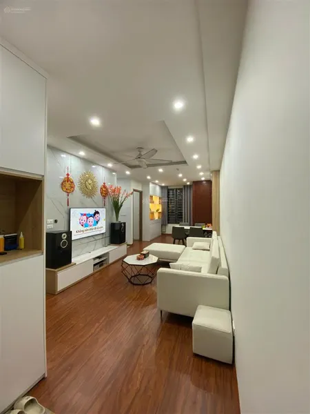Chủ nhà cần bán lại căn hộ chung cư eco green, 75m2, full nt, có slot, giá rẻ nhất tx