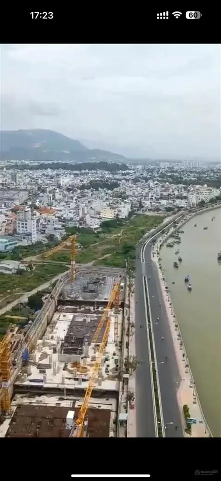Bán 2 căn liền kề view biển tầng cao rất đẹp toà mường thanh 04 trần phú