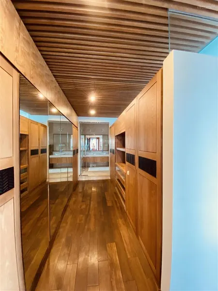 Bán căn penthouse duplex căn hộ 4pn, 3wc, 270m2 tại legend tower 109 nguyễn tuân, chỉ với 24 tỷ