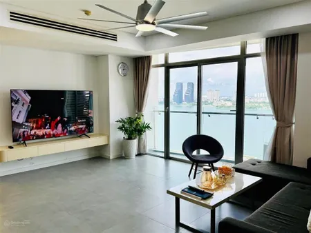 Bán chung cư watermark căn góc tầng trung view trực diện hồ tây, 121m2, full nội thất, sẵn sổ