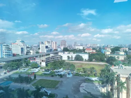 Gia đình tôi cần bán căn 3pn tòa artemis, 186 m sổ lâu dài, slot xe, view đông nam, giá 17 tỷ.