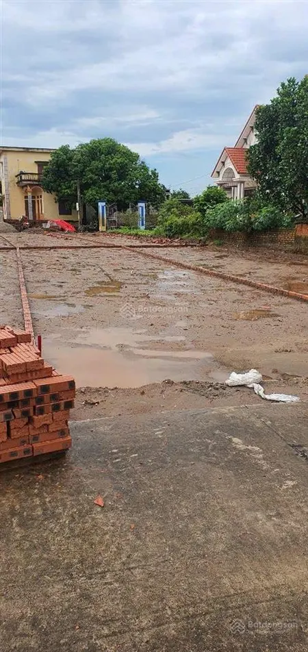 Bán đất,fo nhất trai minh tân lương tài dt 96m mt 5m ngõ 5m ô tô vào dân cư đông chợ trường 500m