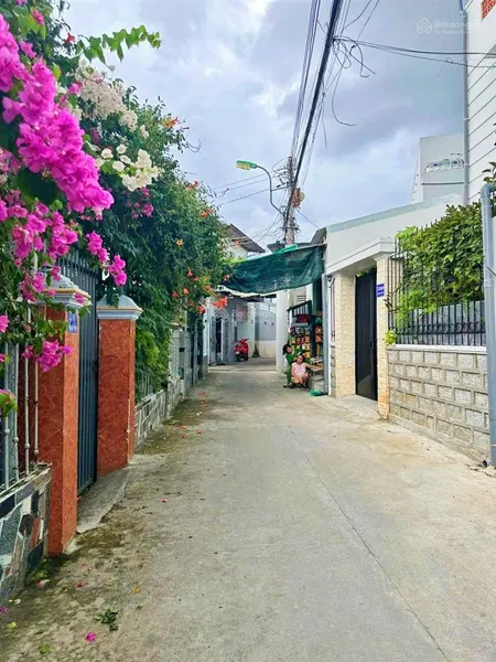Mặt tiền nhánh hoà trung, ô tô vi vu * ngang gần 7m * giá 4,2 tỷ