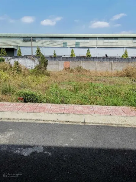 Cần bán gấp 100m2 đất nền thổ cư mặt tiền nhựa (đinh đức thiện nối dài) khu vực gần các khu cn