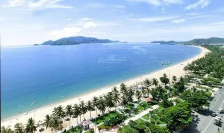 Bán lô đất mặt tiền phan bá phiến đường thông cách biển 300m, 120mngang 12m13,8tỷ