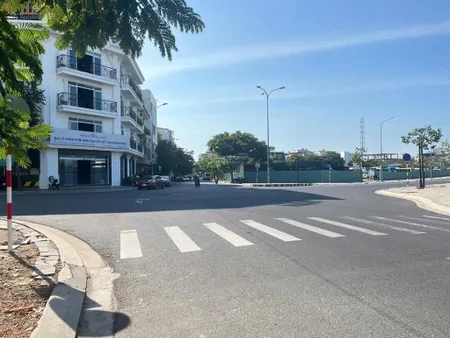 Bán lô đất 100m2 mặt tiền đường thích quảng đức 8tỷ