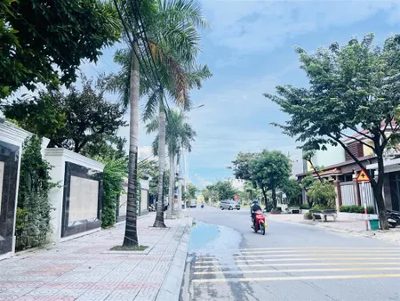 Đất mt bắc sơn (trục chính, sầm uất)