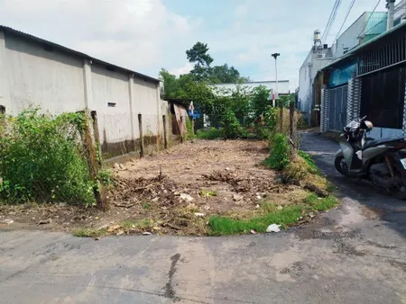 Duy nhất 1 lô đất 3 mặt tiền đường hiện hữu sổ riêng thổ cư 100% ngay trường mầm non thạnh phú