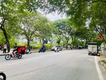 Bán nhà Bằng B, Hoàng Mai, 5m Ô tô, gần phố, 41m2, 9 tỷ(CTL)
