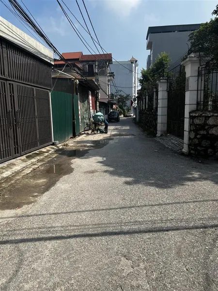 Bán đất đông dư 40m ô tô vào đất gần hồ mặt tiền rộng 4,5 tỷ