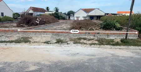 bán lô đất diện tích 194m2, mặt tiền 8m giá chỉ 2,2 tỷ, cách Bãi tắm chính Biển Dốc Lết tầm 900m  lhieen hệ e Trinh Số chứng chỉ: đang đợi cấp chứng chỉ mới , số chứng nhận: MG 25- 625