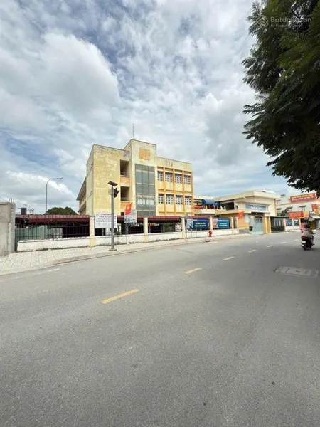 Bán đất thổ cư gần đường an phú đông 01q12 sổ hồng riêng hẻm ôtô vào tới đất chỉ hơn 60tr/m