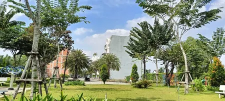 Bán đất full thổ 81m² mặt phố vỉa hè gần Vinhomes Grand Park