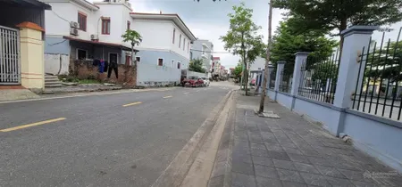 Bán lô đất 2 mặt tiền ô tô tránh dục tú 1 đông anh