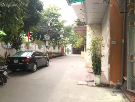 Bán đất thanh xuân (cũ) , phố quan nhân , ngõ thông , ô tô tránh , vào đất , mặt tiền đẹp