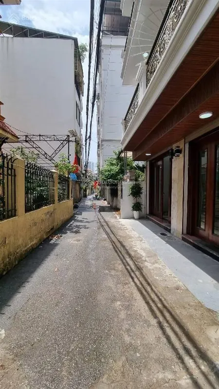 An dương vương trục đường vàng nối hai cầu nhật tân & thăng long nhà đẹp sang trọng có thang