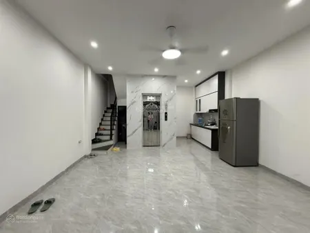 Bán nhà riêng hoàng hoa thám dt 39m2 6 tầng mặt tiền 4.7m có thang máy ở ngay chỉ 12 tỷ