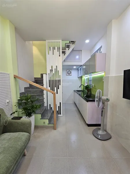 3.4 tỷ 14m2 nhà lý chính thắng, quận 3 nhà mới ở ngay giáp quận 1