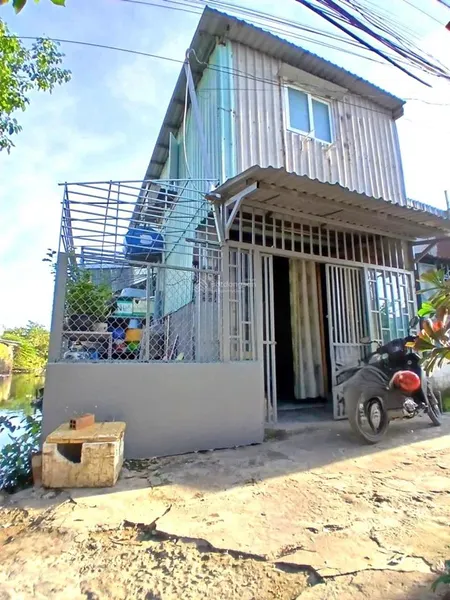 Kẹt tiền cần bán gấp nhà giá rẻ tại phong phú bình chánh