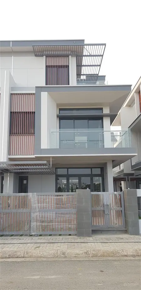 Đông tăng long hưng phúc 8x20 giá 12tỷ 8x21,5 giá 13.5tỷ căn góc 266m2 giá 20 tỷ. 0909 483 ***