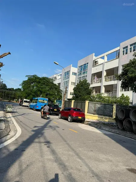 Bán nhà ngọc lâm 50m² trung tâm long biên ngõ thông oto ngủ trong nhà
