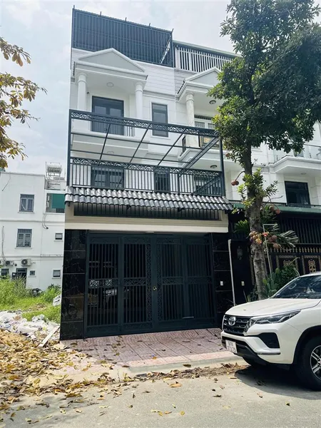 Bán nhà mới 100% mặt tiền đường d2 khu dân cư phúc đạt ở hoặc làm văn phòng công ty rất hợp
