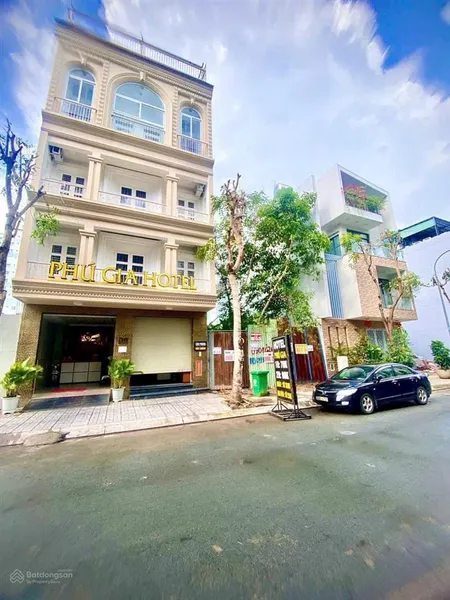 Khách sạn 24 phòng cần bán có dòng tiền ổn định có hợp đồng thuê 60tr