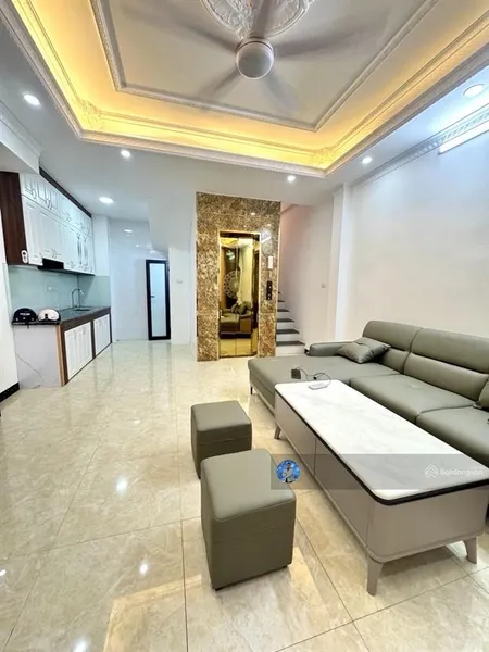 Cần bán gấp 6 tầng thang máy trung tâm thạch bàn mặt tiền khủng 7,1m
