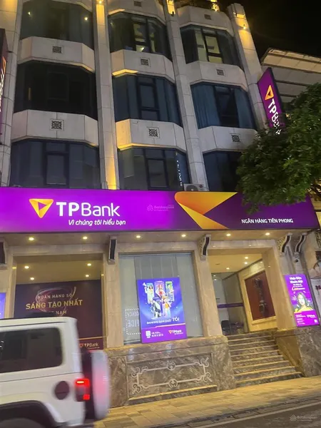 Bán nhà mặt phố vũ phạm hàm , 230m , 9 tầng , giá chỉ 110 tỷ , mặt tiền bề thế , dòng tiền cao