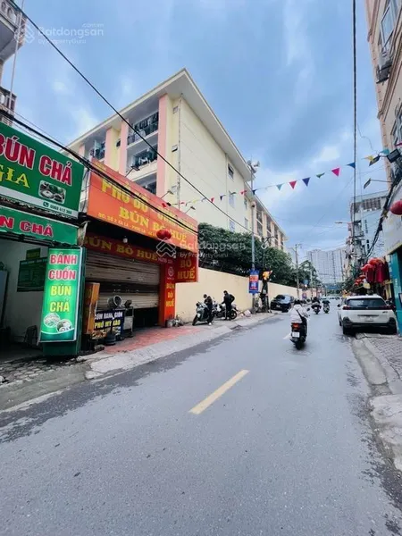 Bán nhà mặt phố xa la, siêu vip, hót. ô tô đỗ tránh kinh doanh bất chấp mở phòng khám cafe