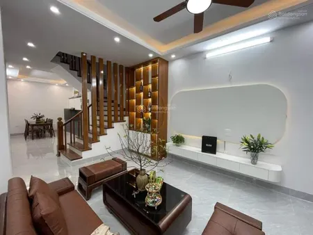 Bán nhà cầu diễn ô tô đỗ sát cửa 36m2 4 tầng giá 5,9 tỷ