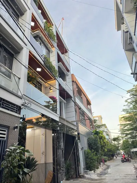 Bán gấp căn nhà thông minh smart house mới 100% 2 lầu sân thượng, sổ riêng, full nội thất