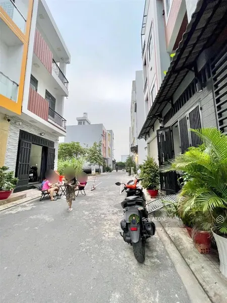 Nhà đẹp 3 tầng ở ngay gần aeon mall, hẻm xe hơi, 5.98 tỷ
